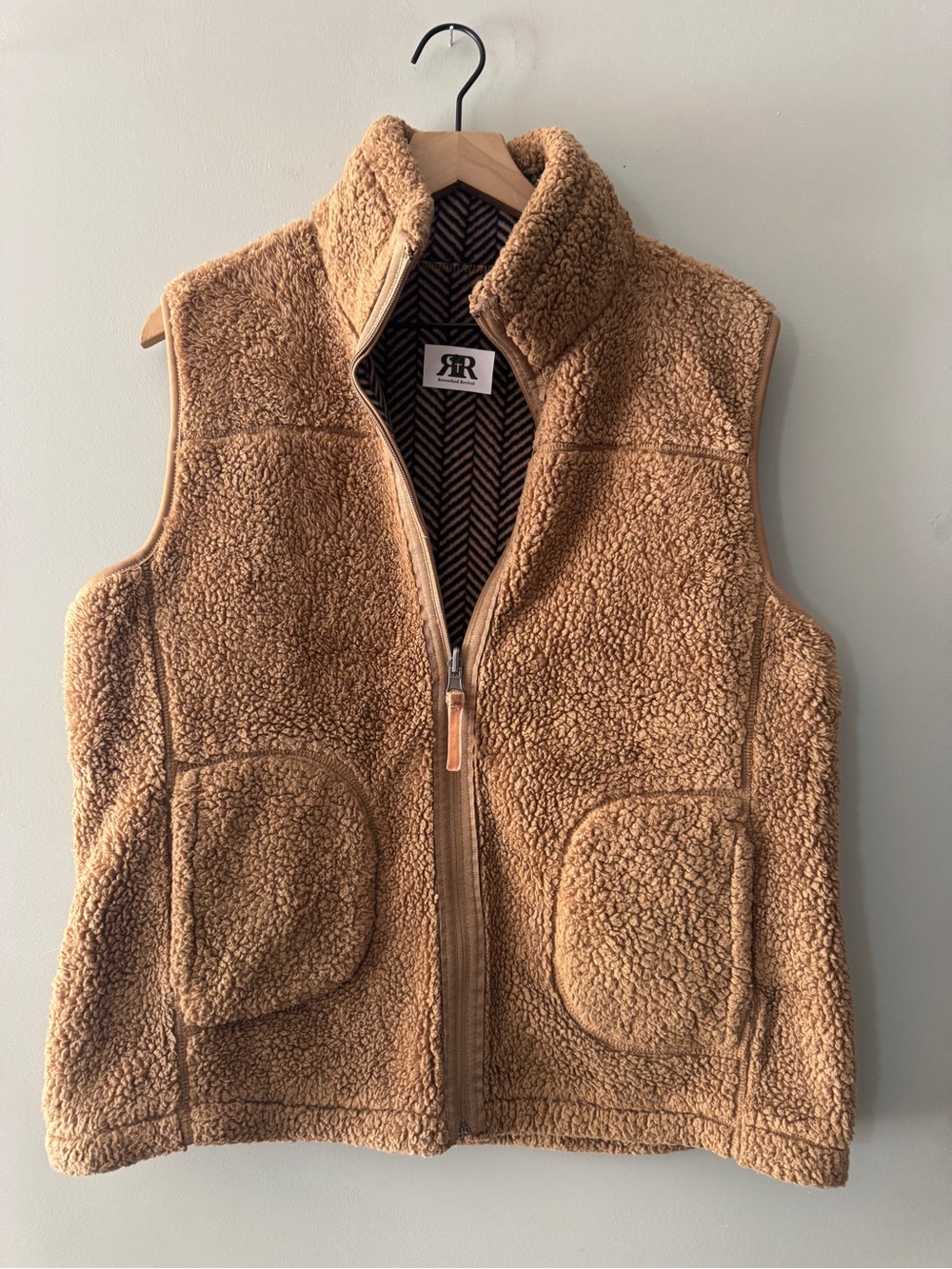 Mountain Lake | reversible Sherpa vest | L